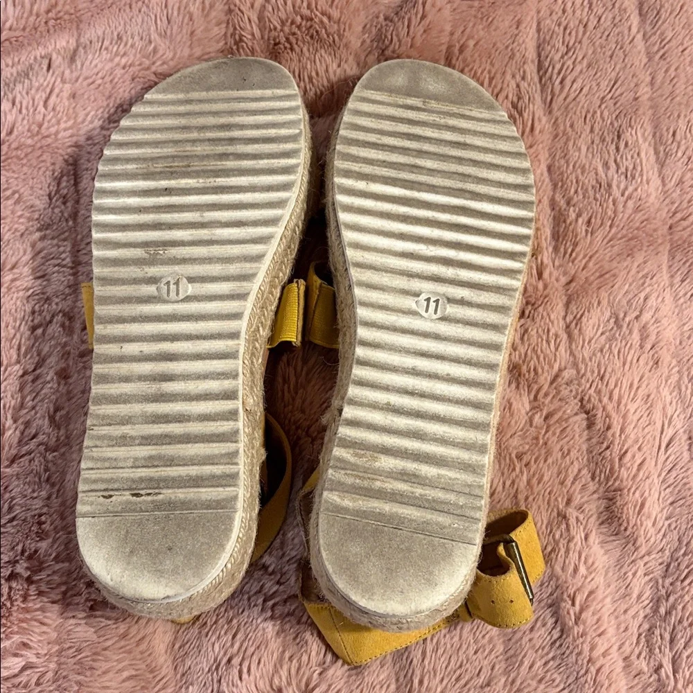 Universal Thread Yellow Strappy Sandals - Picture 2 of 5